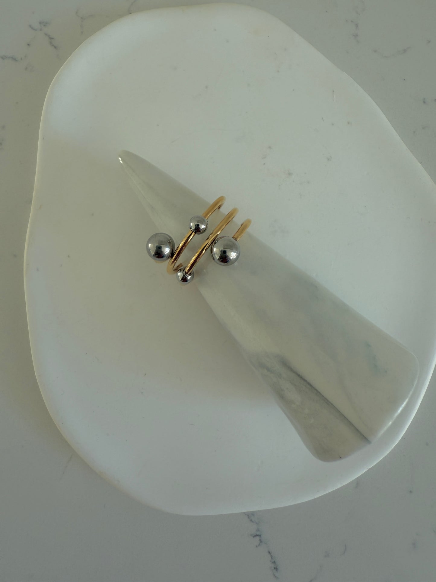 Anillo bicolor en acero inoxidable estilo esferas silver