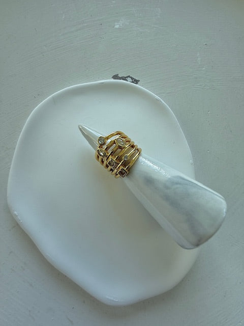 Anillo en oro laminado & cristal (one size)